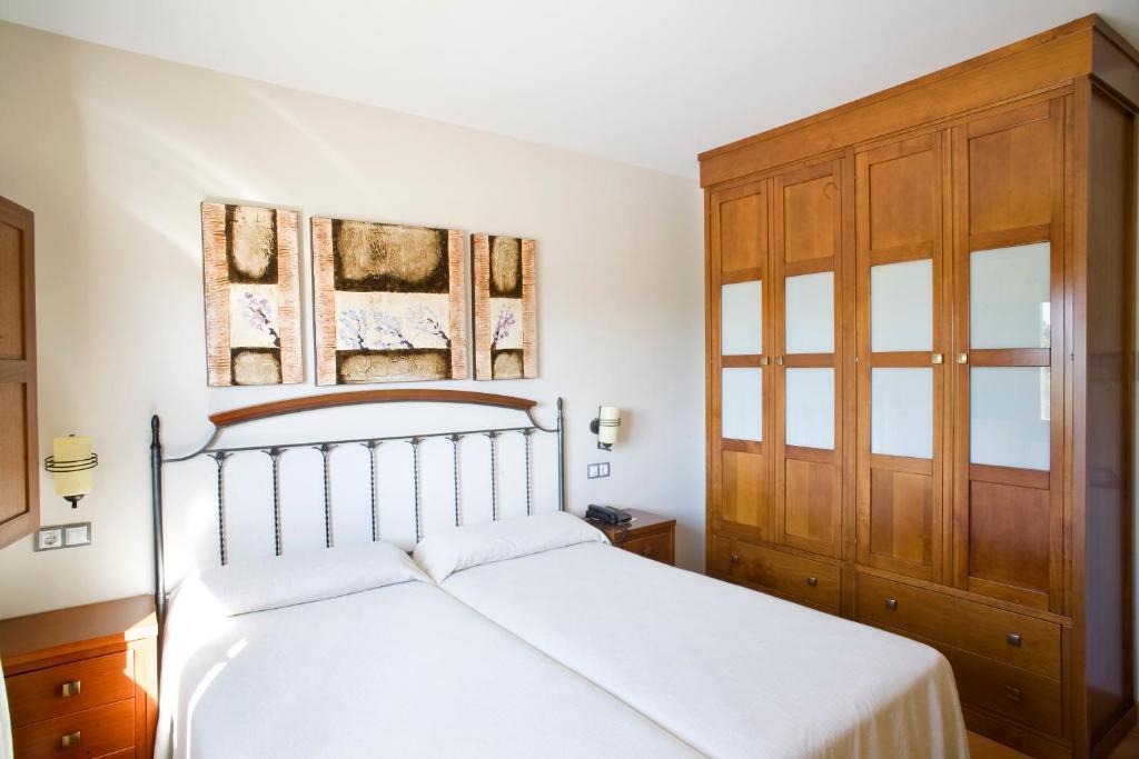 Apartamentos Rurales Antojanes Granda  Buitenkant foto